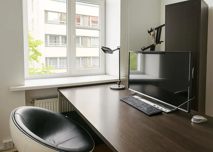 Top-secure Spacious Penthouse - Embassy Apartment *